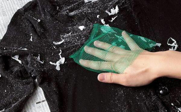 10 cách làm sạch quần áo dính vụn giấy nhanh chóng